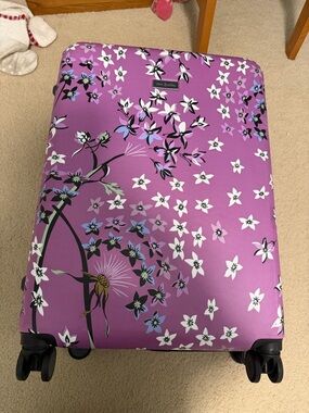 Vera Bradley large Hardside Spinner